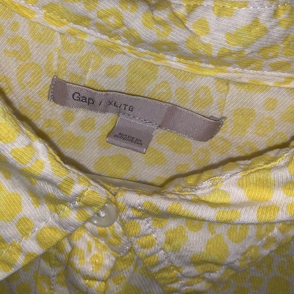 3 Women’s button up shirts - Picture 5 of 6